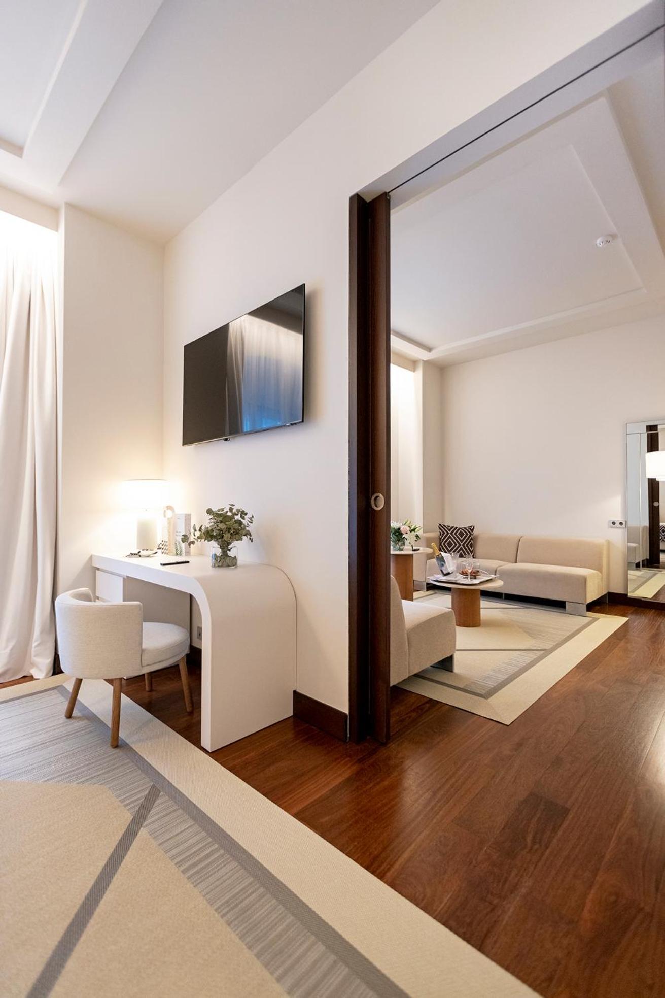 Junior Suite,1516508494:JPEG