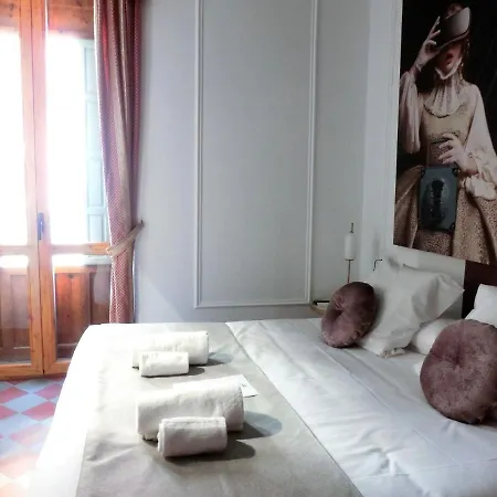 Les Monges Palace Boutique-2